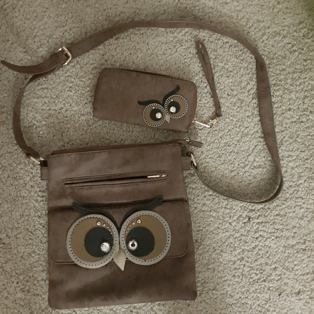 Cute Owl Handbag and Matching Wristlet Bundle